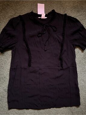 NWT H&M Black Short Sleeve Crepe Tie Neck Blouse With Fringe Detail - Size 4